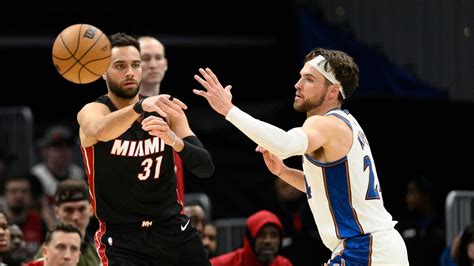 Miami’s Strus loses a 3-pointer in elimination game, again